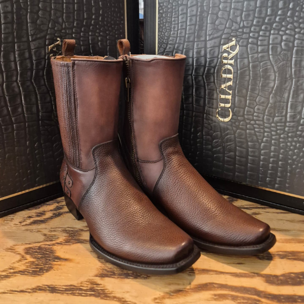 Bota Cuadra de Piel Lisa con Contraste de Texturas - Tono Tabaco