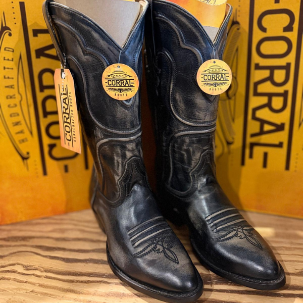 Bota Vaquera Corral de Piel Negra Mate - Estilo Tradicional