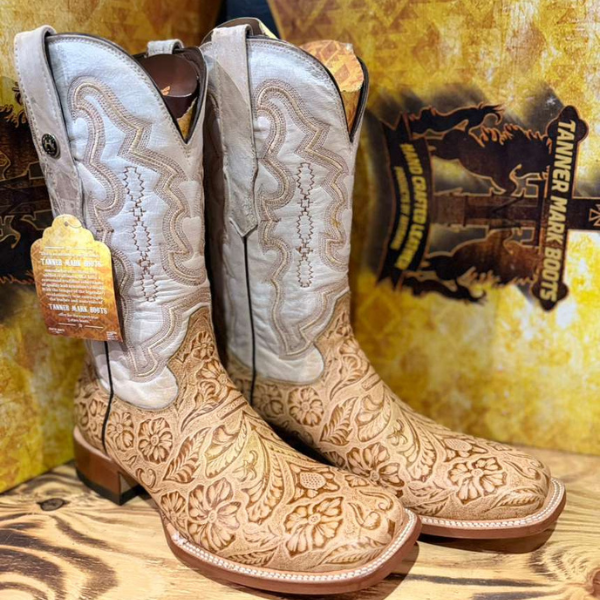 Bota Tanner Mark "Flower Power" - Cuero Cincelado y Tubo Blanco
